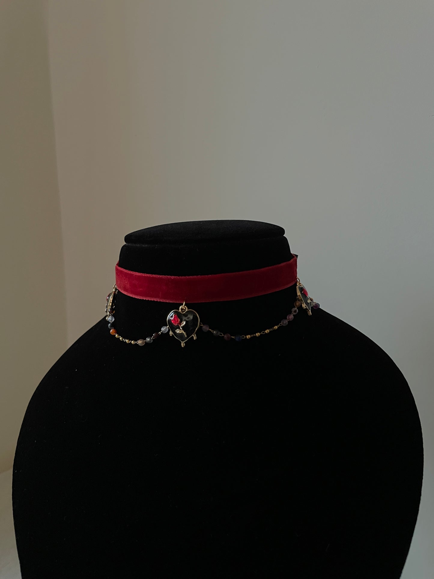 Red Rose Choker