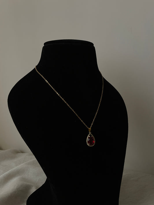 Scarlet Kiss Pendant