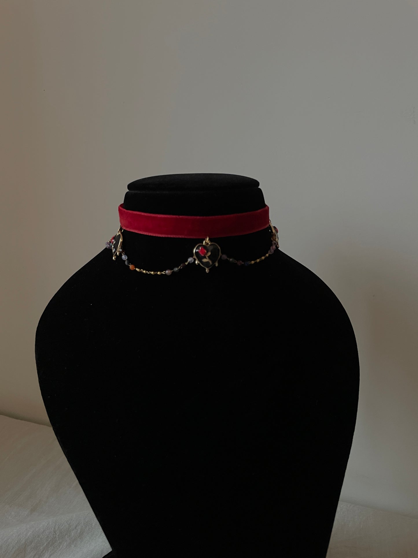 Red Rose Choker