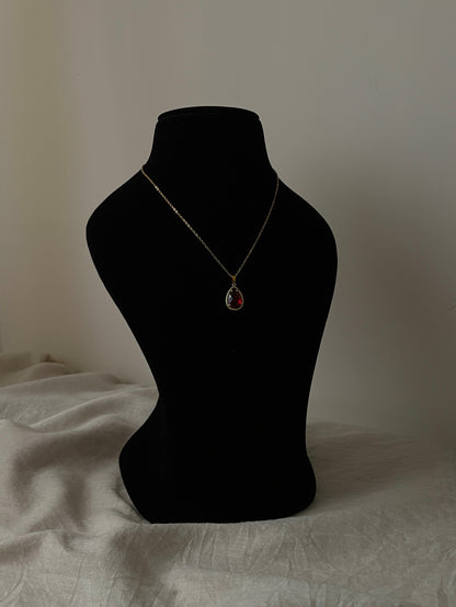 Scarlet Kiss Pendant
